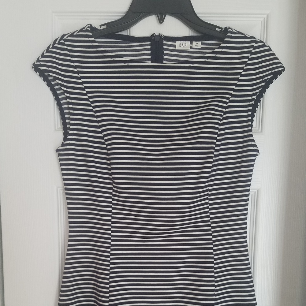 GAP Blue White Short Sleeve Pleated Striped Dress